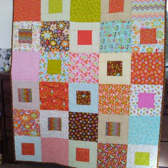 🎄🎁🎄Handmade Colorful Quilt: Birds, Flowers, Chevron Design - Picture 3 of 4